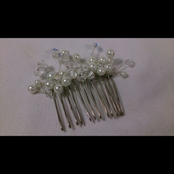 Accessories Hand Crafted Hair Comb - Picture 4 of 4